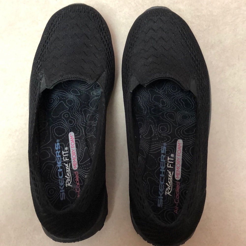 Skechers Relaxed Fit Memory Foam Women’s Shoes 7